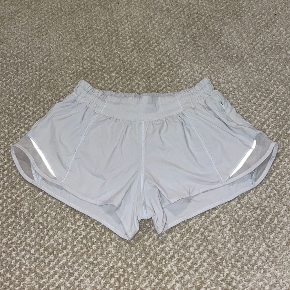 COPY - Lululemon Hotty Hot 2.5” White Shorts Size 4